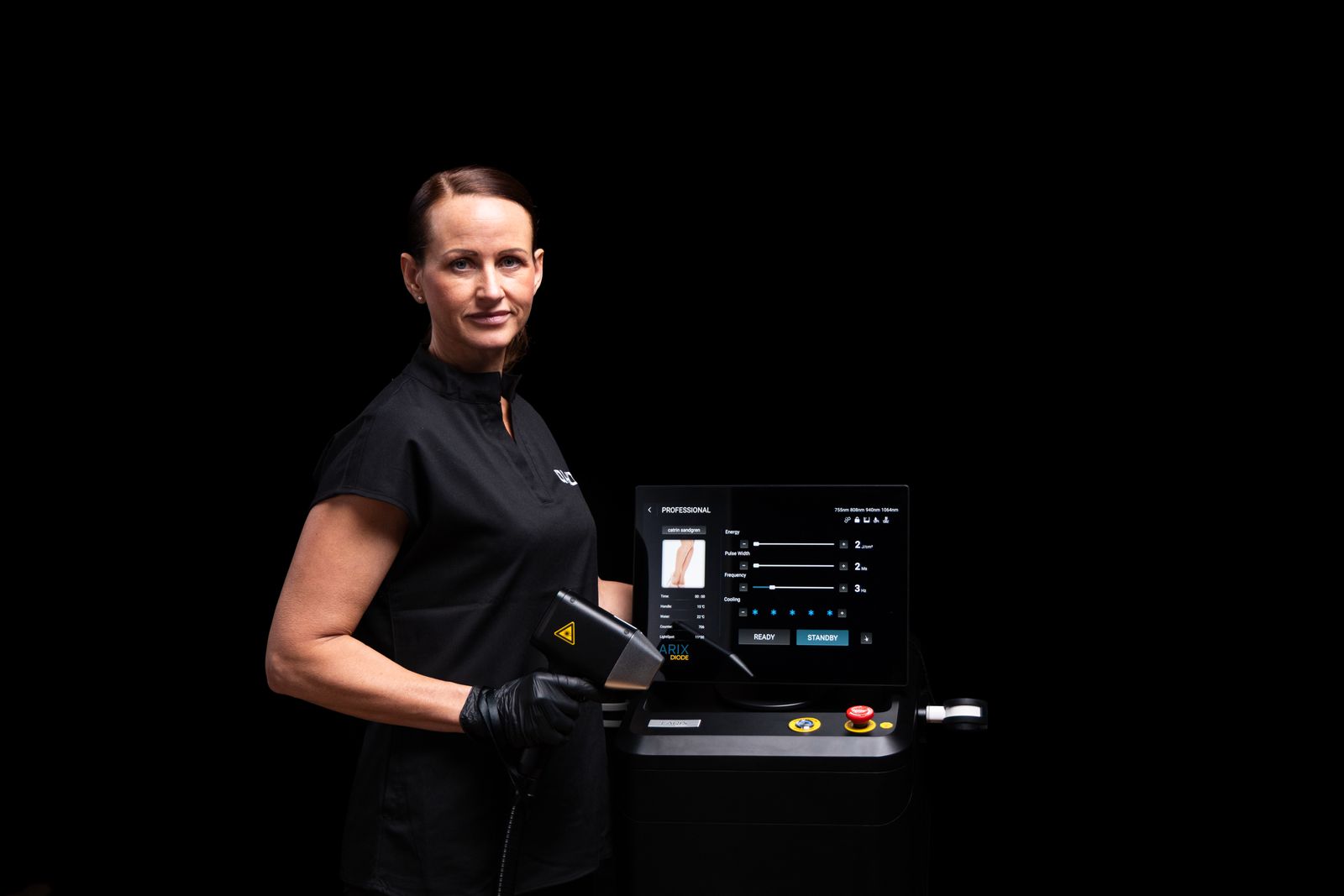 Behandler ved siden af LARIX DIODE